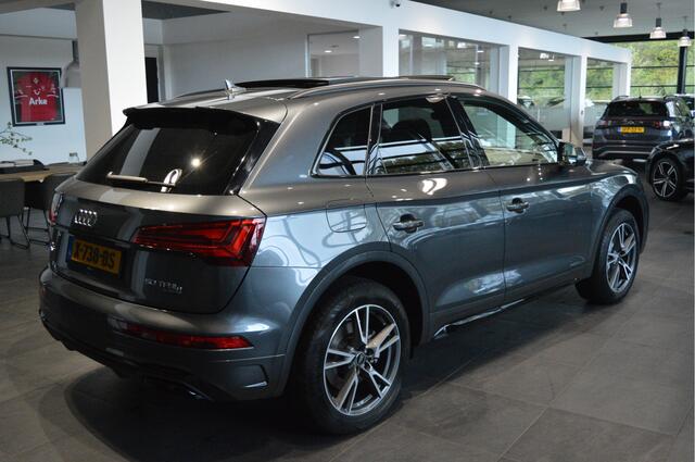 Audi Q5 50 TFSI e 3X S-LINE navi pano trekhaak keyless 19 inch !!