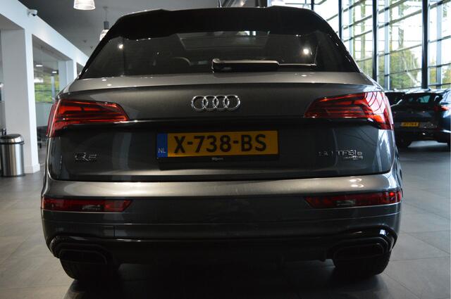 Audi Q5 50 TFSI e 3X S-LINE navi pano trekhaak keyless 19 inch !!