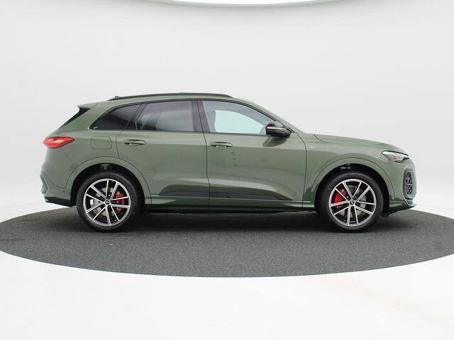 Audi Q5 S edition Competition e-hybrid | 367 PK SUV | Panorama glasdak | Privacy glas | 20 inch velgen | Trekhaak | Tech Pro |