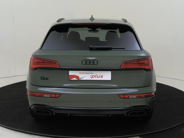 Audi Q5 50 TFSI e S edition Competition | Luchtvering | Trekhaak | LED matrix verlichting | Stoelverwarming voor en achter | Virtual cockpit Plus | Adaptieve cruise control | CarPlay |