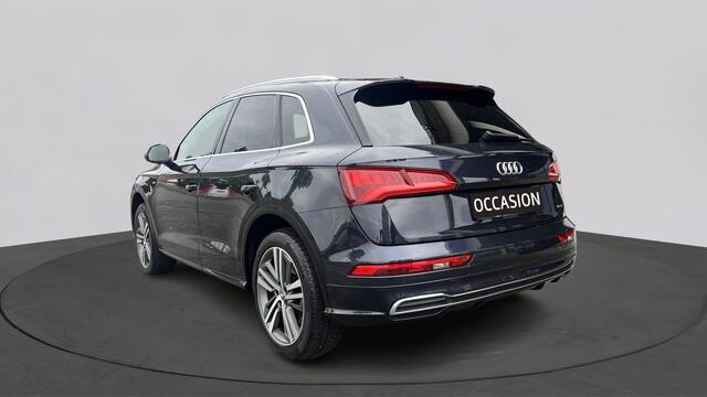 Audi Q5 2.0 TFSI 252pk Quattro S Line Edition / Getint Glas / Wegklapbare Trekhaak / Hill Hold