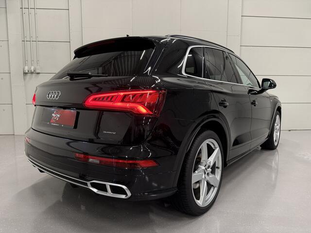 Audi Q5 55 TFSI e quattro Competition PANO/LUCHTVERING/TREKHAAK/21"/MATRIX/KEYLESS/VIRTUAL/CARPLAY/SFEER/ZWART LEER SPORT/PRIVACY/VOLLEDIG AUDI DEALER HISTORIE, NET OH BEURT GEHAD MET RONDOM NW. BANDEN