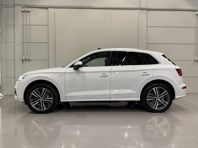 Audi Q5 55 TFSI e quattro Competition PANO/RS-LEER/B&O/ACC/360CAMERA/VIRTUAL/MATRIX/SFEER/KEYLESS/20"AUDI-SPORT/PRIVACY/PARK-ASSIST/GLETSCHERWEISS PARELMOER/VOLLEDIGE AUDI DEALER HISTORIE
