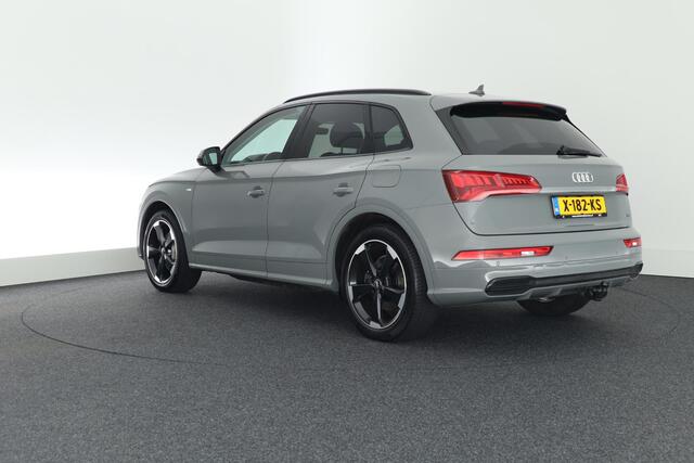 Audi Q5 50 TFSI e 299pk quattro S-Line Black Edition Luchtvering Trekhaak Massage Stoelverwarming Navigatie