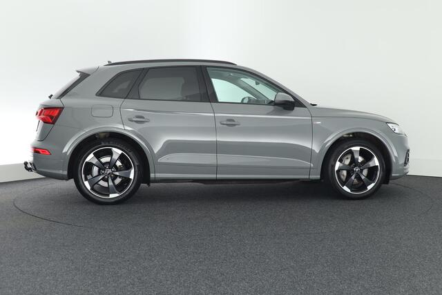 Audi Q5 50 TFSI e 299pk quattro S-Line Black Edition Luchtvering Trekhaak Massage Stoelverwarming Navigatie