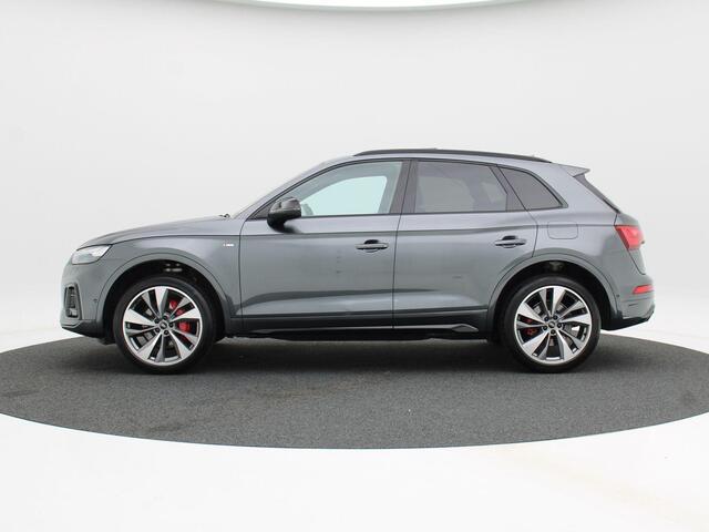 Audi Q5 55 TFSi e 367 Pk Automaat S-Line | Panoramadak | Adaptive Cruise | CarPlay | Stoelverwarming | Climate Control | Stuurverwarming | 360 camera | Trekhaak | 21 inch | 8.999 Km!!