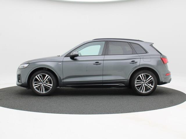 Audi Q5 55 TFSi e 368 Pk Automaat S-Line | Zwart Optiek | CarPlay | Camera | Stoelverwarming | Elektrische Achterklep | 20 Inch | 64.901 Km!!