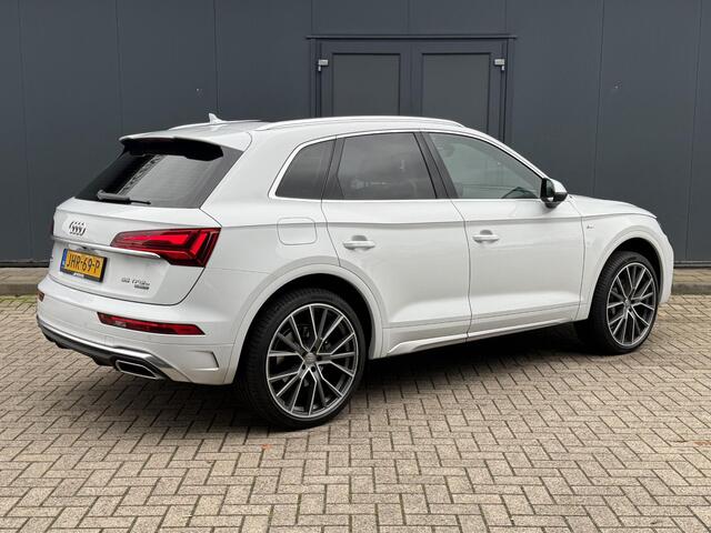 Audi Q5 55 TFSI e Quattro S line 367pk / SOH 100% / S-Line / 22" velgen / Panoramadak / Wegklapbare Trekhaak (2.000 trekgewicht) / Android Auto / Apple Carplay /