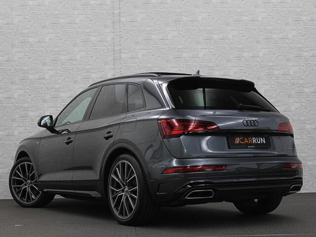 Audi Q5 300pk Hybrid S-Line | Luchtvering | Panorama | ACC | B&O Sound | Massage | Trekhaak | Matrix-LED | Head-Up | Sfeerverlichting | Leder | ISO-Glas | 3-Zone Clima | Standkachel | Bekerhouder Koeling/Verwarming | Stoelverwarming V+A | Zwarte Hemel | Carplay |