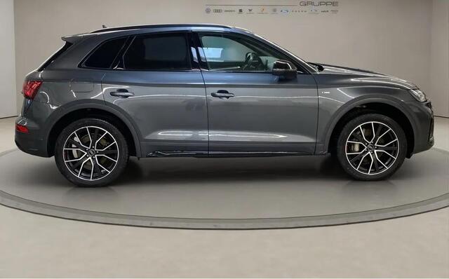 Audi Q5 50 TFSI e S edition Audi virtual cockpit 20 Inch Trekhaak Zwart optiek Pano Leer