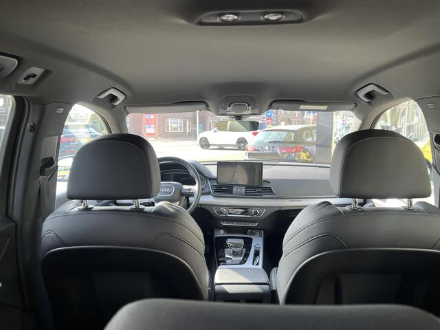 Audi Q5 50 TFSI e S edition Plug inn hybride. S- line uitvoering. Binnen en buiten. navi, pdc, sportstoelen etc.