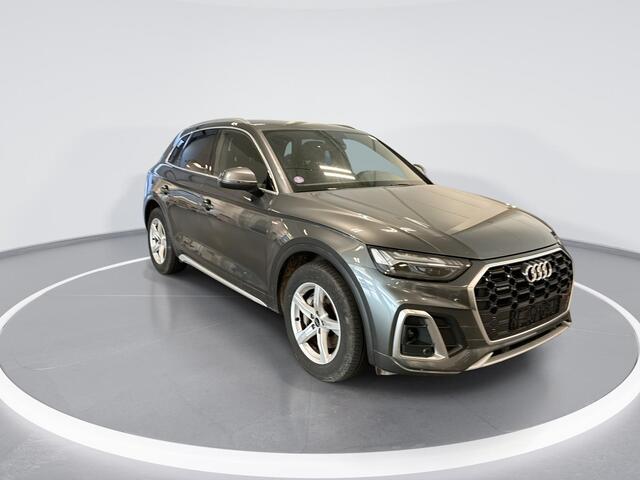 Audi Q5 55 TFSIe 367pk S-tronic S edition · Camera · Luchtvering · Wegklapbare Trekhaak · Elek. Voorstoelen · Cruise Control · 18'' Inch · Apple/Android Car Play ·