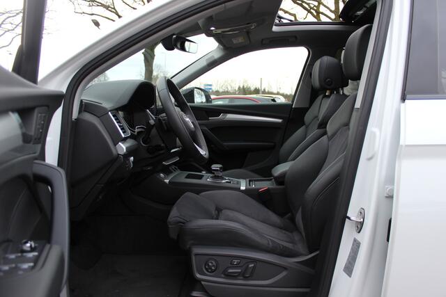 Audi Q5 Sportback 55 TFSI e S edition Competition / Trekhaak / Panoramadak / 360Camera / Head-up / Luchtvering / 21'' Vossen / Keyless / B&O / Elektr. stoelen / Stoelverwarming / Dodehoek / DAB / ACC