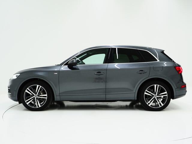 Audi Q5 55 TFSI e quattro Competition | Panoramadak | Luchtvering | Trekhaak | Adaptive Cruise | Keyless | Carplay