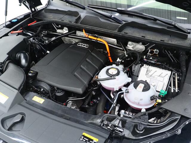 Audi Q5 55 TFSI e quattro Competition | Panoramadak | Luchtvering | Trekhaak | Adaptive Cruise | Keyless | Carplay