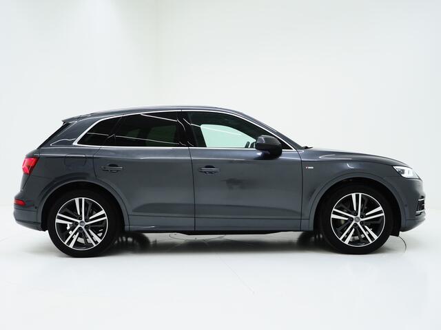 Audi Q5 55 TFSI e quattro Competition | Panoramadak | Luchtvering | Trekhaak | Adaptive Cruise | Keyless | Carplay