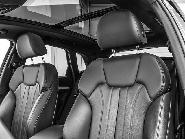 Audi Q5 55 TFSIe 367pk S-tronic Quattro Competition · Panoramadak · S-line · Elek. Trekhaak · Luchtvering · Apple/Android Car Play · Camera · 19'' Inch ·