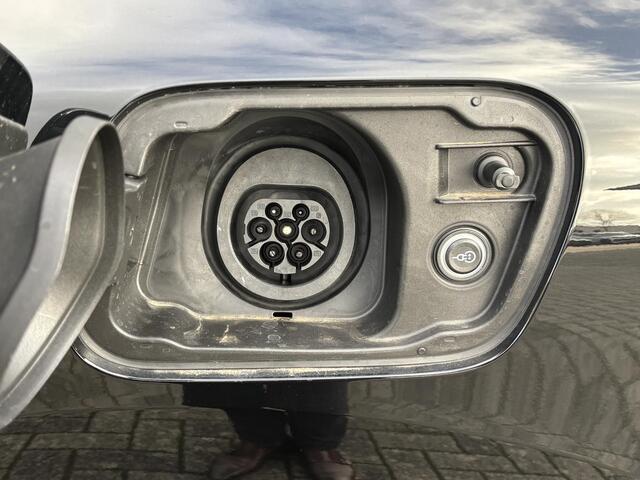 Audi Q5 Advanced edition e-Hybrid 220 kW / 299 PK | Passagiersdisplay | Head-up display | Bang & Olufsen Audio | Luchtvering