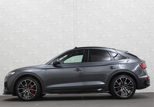 Audi Q5 Sportback 50 e S-Line | Luchtvering | Panorama | Carbon | Head-Up | Trekhaak | Keyless-Entry | Leder | Matrix-LED | Black-Optic | Standkachel | Virtual-Cockpit | Carplay | Getint Glas | Stoelverwarming | Zwarte Hemel | Draadloos Laden |