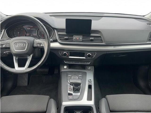 Audi Q5 45 TFSI quattro S edition 245pk S-tronic | Navigatie | Parkeercamera | Sportstoelen | 18 inch Lichtmetalen velgen | Parkeersensoren voor en achter