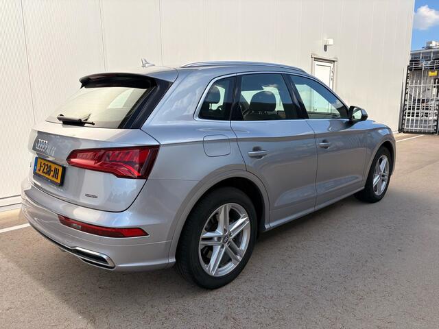 Audi Q5 50 TFSI e 299pk PHEV Quattro S edition / Trekhaak / Luchtvering / Stoelverwarming / Camera