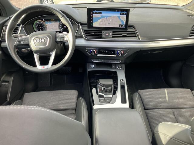 Audi Q5 50 TFSIe 220kW/299PK S Line · Panoramadak · Trekhaak · Camera · Adaptive Cruise Control · Apple/Android Car Play · Leder/Alcantara · Garantie t/m 07-06-2026