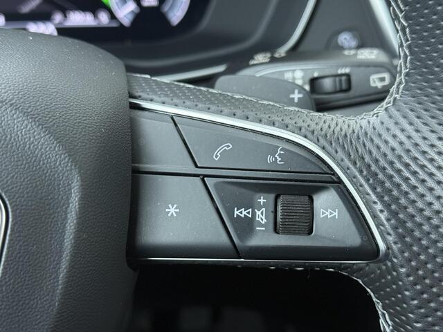 Audi Q5 Sportback 55 TFSI e S edition | 367 PK | Automaat | SoH 92% | Panoramadak | Adaptive cruise control | Matrix LED koplampen | Dodehoek detectie |