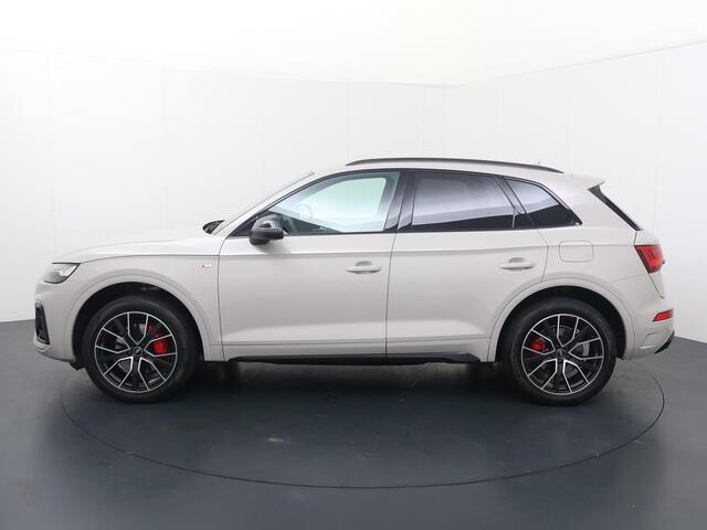 Audi Q5 55 TFSI e S edition Competition | 367 PK | SoH 89% | Matrix LED koplampen | Adaptive cruise control | Navigatiesysteem | 20" LM velgen | S line |