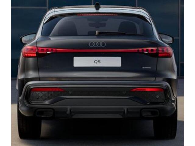 Audi Q5 Sportback quattro S edition Competition 367 pk |Panorama dak | passagiersdisplay | ACC | luchtvering| 360camera |