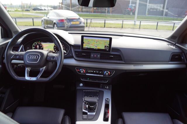 Audi Q5 55 TFSI e quattro Competition / Leer ruitmotief/ BenO/ Head-up/ Navi / Camera /22 Inch LM