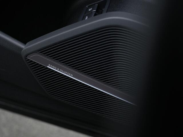 Audi Q5 55 TFSI e Quattro Competition / S-Line | Panoramadak | Trekhaak | Luchtvering | Fijnnappa leder | Geheugenstoel | Matrix LED | 360 Camera | Head-up display | Bang & Olufsen