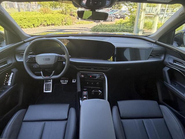 Audi Q5 S edition Competition (B10) e-hybrid 270 kW / 367 | Panoramadak | Trekhaak | Luchtvering | Memory Seats | Stuur/stoel-verwarming | Matrix | Leder zwart |