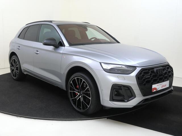 Audi Q5 55 TFSI e S edition Competition | Panoramadak | Trekhaak | Achteruitrijcamera | 3-zone airco | Dodehoek detectie | Keyless | LED matrix verlichting | Stoelverwarming |