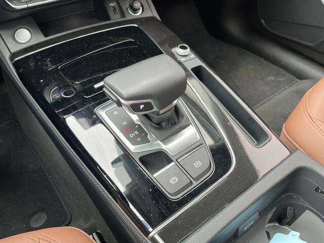 Audi Q5 50 TFSI e Advanced Quattro Hybrid / AUTOMAAT/ 300 PK/ PANO/ TREKHAAK/ LEER/ LUCHTVERING/ PARK.SENSOR + 360 CAMERA/ STOELVERWARM./ MEMORYSEAT/ DODEHOEK/ CRUISE/ KEYLESS/ SMARTPHONE INTERFACE/ ELEK.ACHTERKLEP/ HEAD-UP/ 19'' LMV