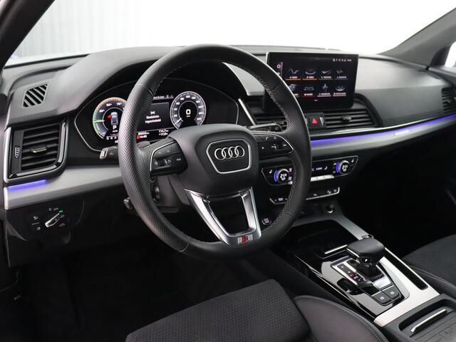 Audi Q5 50 TFSI e Quattro S edition Competition (Black Style / Matrix Led / Camera / Stoelverw. / Elek. achterklep / Carplay)