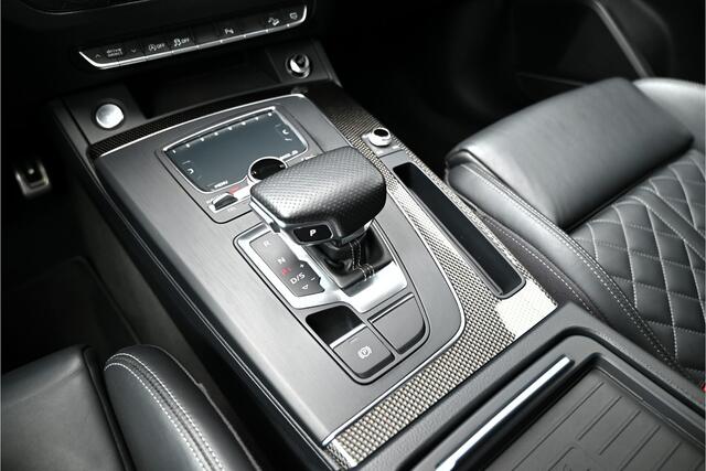 Audi Q5 2.0 TFSI QUATTRO / 3 X S-LINE / RS SEATS / CARBON / B&O / VIRTUAL COCKPIT / SFEERVERLICHTING / QUANTUM GREY
