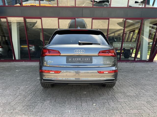 Audi Q5 50 TFSI e quattro S edition | Daytona Grijs | Luchtvering | Pano | Trekhaak | ACC |