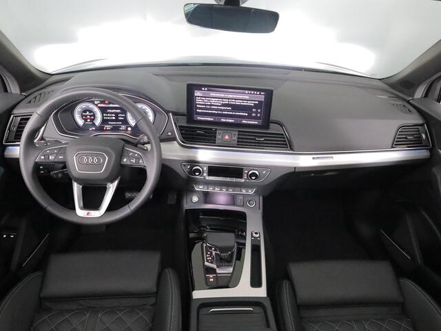 Audi Q5 Sportback 55 TFSI e S edition Competition 367 pk S-tronic | Verlengde garantie | Navigatie | Panoramadak | Trekhaak (wegklapbaar) | Parkeersensoren (Park assist) | Rondomzicht camera | Lederen bekleding | S-Line |