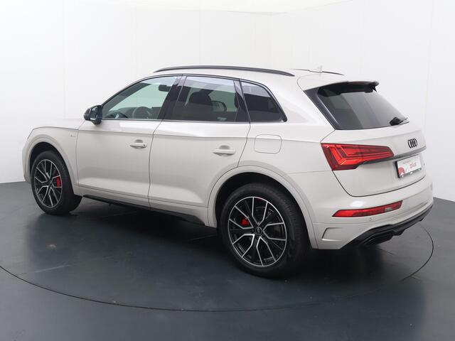 Audi Q5 55 TFSI e S edition Competition | 367 PK | SoH 89% | Audi Exclusive kleur | Matrix LED koplampen | Adaptive cruise control | 20" LM velgen | S line |