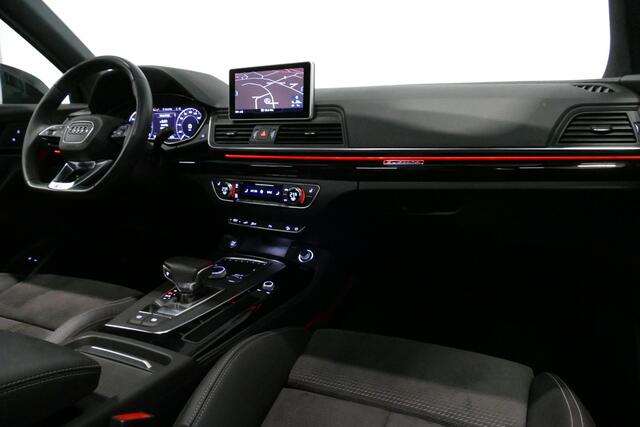 Audi Q5 55 TFSI e S edition / S Line / SQ5 Diffuser / Maxton Design Bodykit V.2 / Luchtvering / Panoramadak / Elektr. verstelbare voorstoelen (links met memory) / Matrix LED / Stoelverwarming / Apple Carplay - Android Auto / 21'' LMV / Dodehoekdetectie / Achterui
