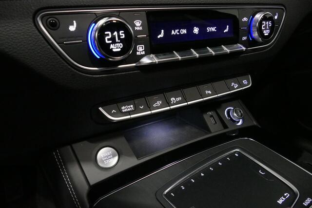 Audi Q5 55 TFSI e S edition / S Line / SQ5 Diffuser / Maxton Design Bodykit V.2 / Luchtvering / Panoramadak / Elektr. verstelbare voorstoelen (links met memory) / Matrix LED / Stoelverwarming / Apple Carplay - Android Auto / 21'' LMV / Dodehoekdetectie / Achterui