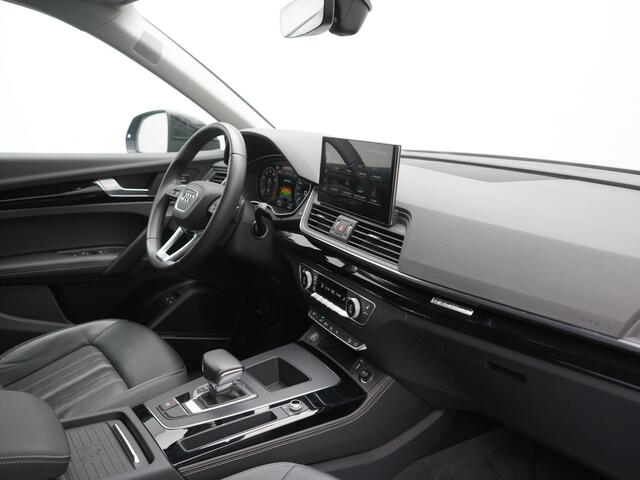 Audi Q5 50 TFSI e quattro S Line PHEV 300pk Dealer O.H | Trekhaak Af Fabriek | 360 Camera | Adaptive Cruise | Head Up | Lederen Stoelen Memory & Verwarmd | Blis | Keyless | Navigatie | Virtual | DAB | 19"L.M | Plug In Hybrid |