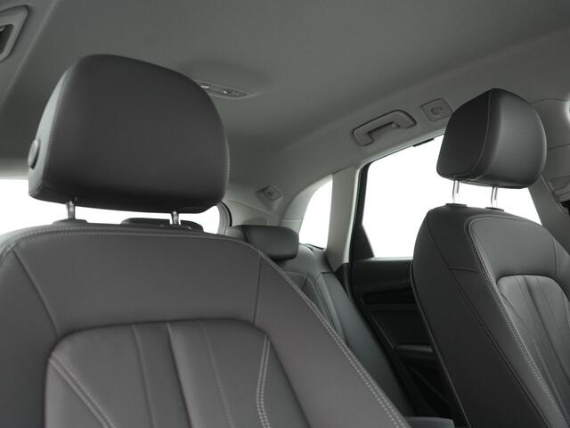 Audi Q5 50 TFSI e quattro S Line PHEV 300pk Dealer O.H | Trekhaak Af Fabriek | 360 Camera | Adaptive Cruise | Head Up | Lederen Stoelen Memory & Verwarmd | Blis | Keyless | Navigatie | Virtual | DAB | 19"L.M | Plug In Hybrid |