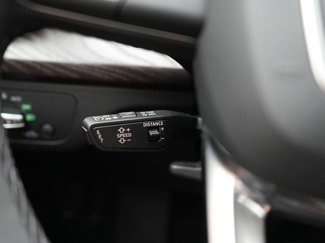 Audi Q5 50 TFSI e quattro Advanced edition PHEV 300pk Dealer O.H | Adaptive Cruise | Camera | BLIS | Apple Carplay | Alcantara Sportstoelen Verwarmd | Sfeerverlichting | Navigatie | Virtual | DAB | 18" L.M | Plug In Hybrid |