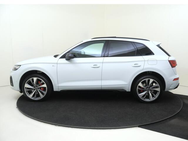 Audi Q5 55 TFSI e S edition Competition | SoH 98% | Panoramadak | Trekhaak | Head-up display | Lederen bekleding 'Valcona' | Bang & Olufsen | 360 camera | Parkeerassistent |