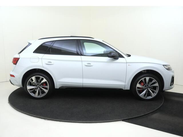 Audi Q5 55 TFSI e S edition Competition | SoH 98% | Panoramadak | Trekhaak | Head-up display | Lederen bekleding 'Valcona' | Bang & Olufsen | 360 camera | Parkeerassistent |