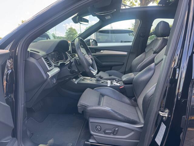 Audi Q5 50 TFSI e quattro S edition / Trekhaak / Panoramadak / Camera / Sportstoelen / 21'' / Matrix LED / Navigatie / Virtual Cockpit / Stoelverwarming / Dodehoek / DAB / ACC