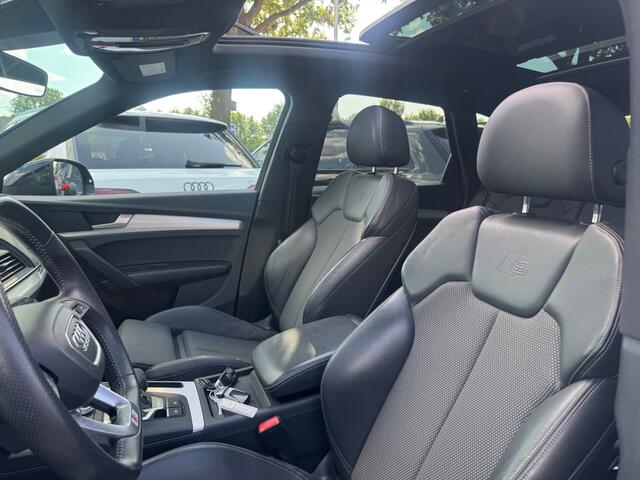 Audi Q5 50 TFSI e quattro S edition / Trekhaak / Panoramadak / Camera / Sportstoelen / 21'' / Matrix LED / Navigatie / Virtual Cockpit / Stoelverwarming / Dodehoek / DAB / ACC