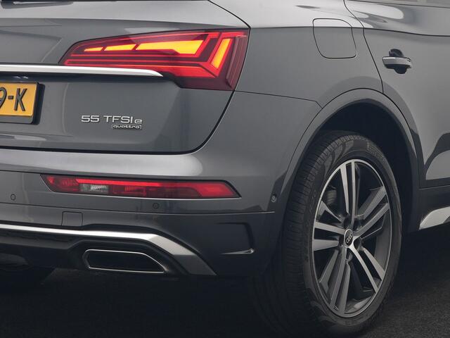Audi Q5 55 TFSI e S Line PHEV 367pk Dealer O.H. | Trekhaak Af Fabriek | 360 Camera | Alcantara Sportstoelen Verwarmd | Cruise Control | Keyless | Sfeerverlichting | Virtual | Navigatie | DAB | 20"L.M | Plug In Hybrid |