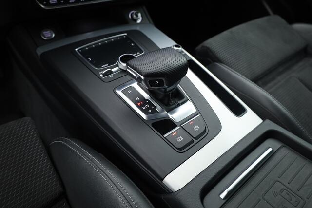 Audi Q5 50 TFSI e quattro S edition | Rijklaar! | Luchtvering | Elek. Trekhaak | 2x S-Line | Dig. Cockpit | Camera+PDC | Stoelverw. | Elek.Stoel | Climate | Sfeerverl. | LED | Elek. Klep | Keyless | V